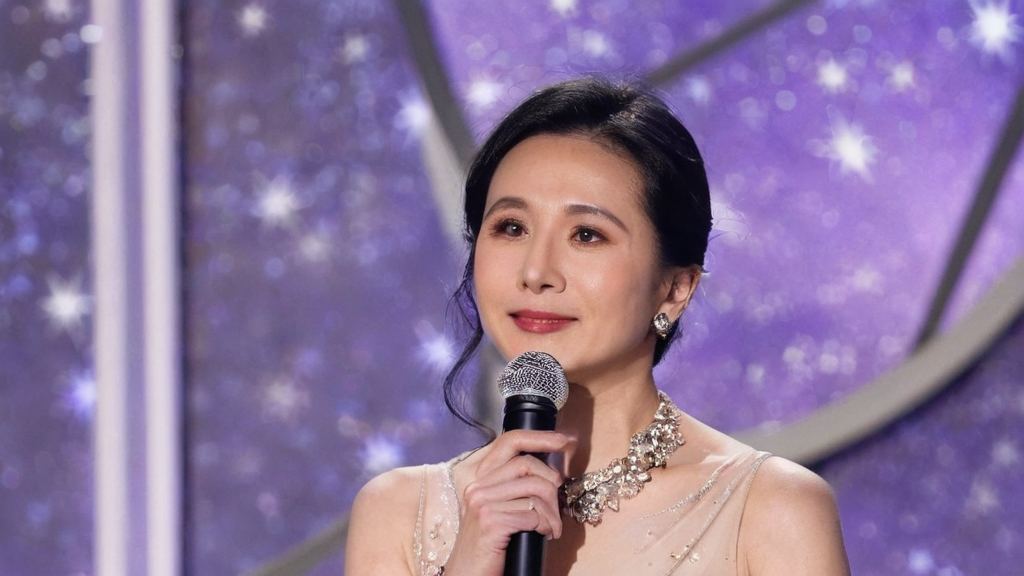 娱乐圈又有一对明星被指虚假恋情，神秘女星参演多部星光璀璨，背后内幕令人震惊